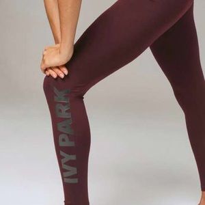 IVY PARK BURGUNDY LEGGINGS LARGE NEVER WORN